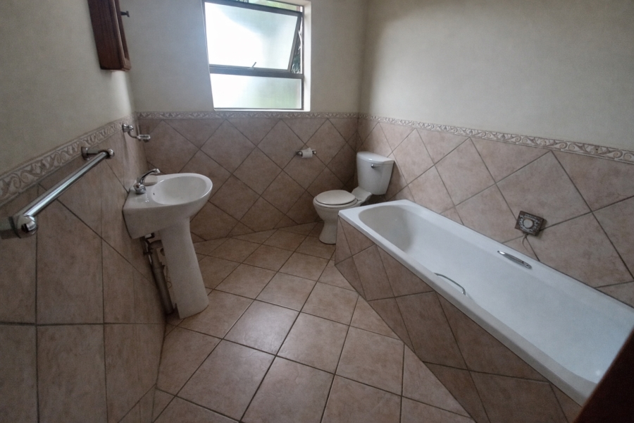 3 Bedroom Property for Sale in Safari Gardens North West